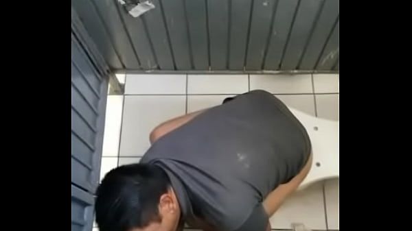 Xxx Video Gay Dando A Forca No Banheiro Publico